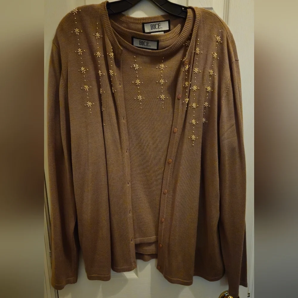 Bice Taupe Cardigan Sweater Set w/Embellishments - Size Large Shell/XL Cardigan